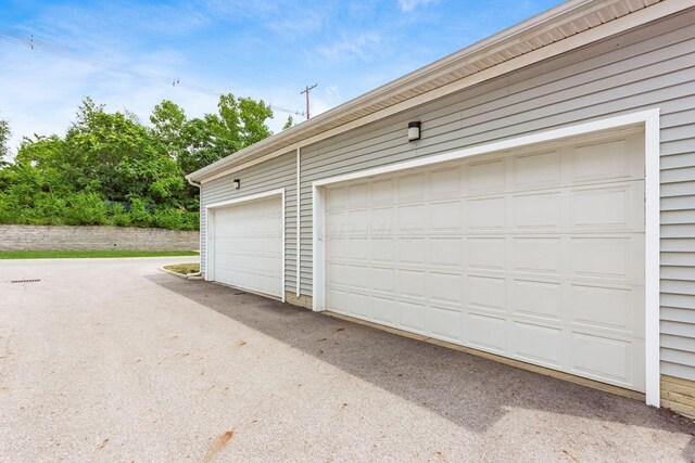 1232 N Grant Ave, Columbus, OH 43201 - view of garage