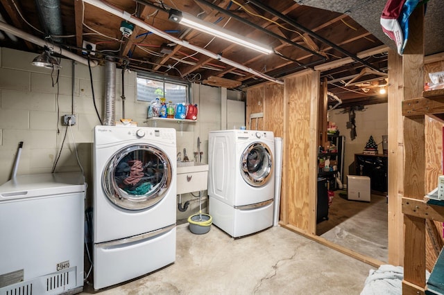 2566 Mcdaniel Ct, Grove City, OH 43123 - washroom featuring separate washer and dryer