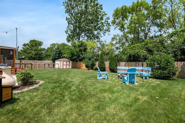 2566 Mcdaniel Ct, Grove City, OH 43123 - fenced backyard featuring a shed