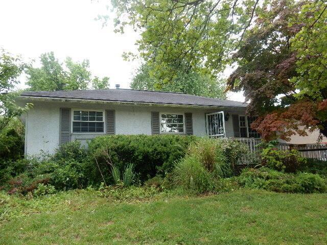1549 Alpine Dr, Columbus, OH 43229 - view of front of property featuring stucco siding
