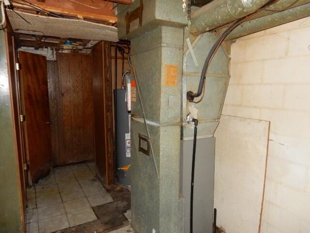 1549 Alpine Dr, Columbus, OH 43229 - utility room featuring water heater and heating unit
