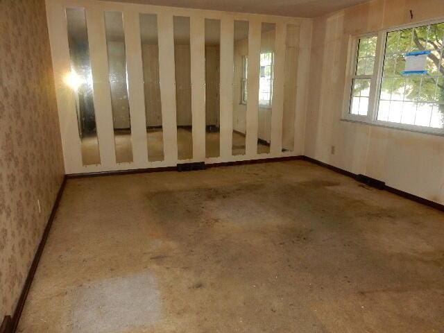 1549 Alpine Dr, Columbus, OH 43229 - empty room with wallpapered walls