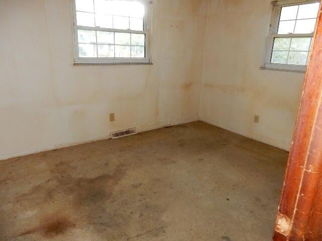 1549 Alpine Dr, Columbus, OH 43229 - spare room with plenty of natural light and carpet floors