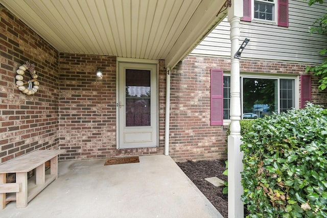 2036 Queensbridge Dr, Columbus, OH 43235 - doorway to property