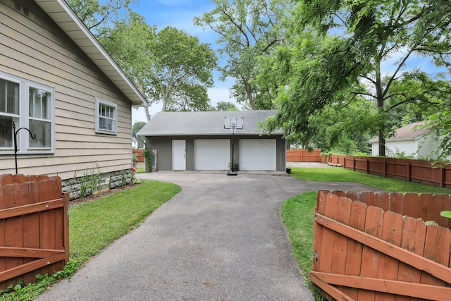 220 Robinwood Ave, Columbus, OH 43213 - view of detached garage