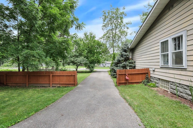 220 Robinwood Ave, Columbus, OH 43213 - view of yard