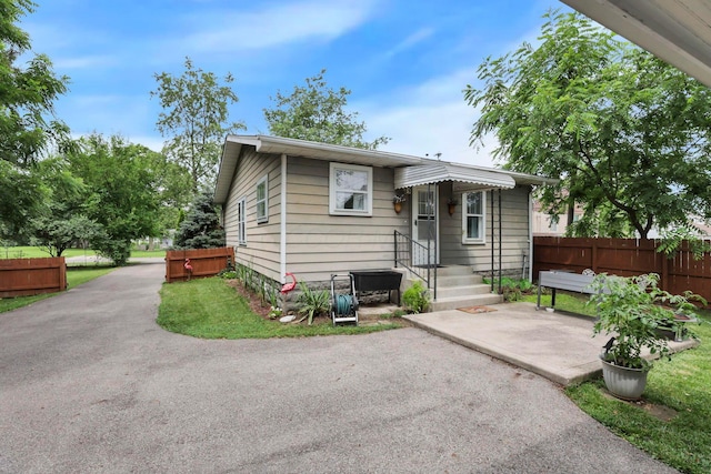 220 Robinwood Ave, Columbus, OH 43213 - view of front of home featuring a patio