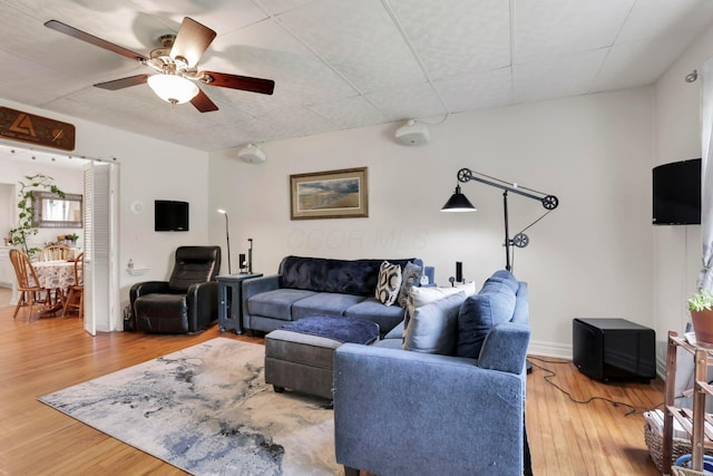 220 Robinwood Ave, Columbus, OH 43213 - living room featuring wood finished floors and a ceiling fan