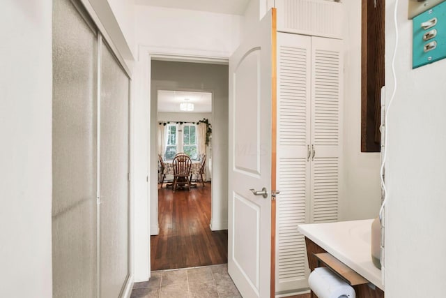 220 Robinwood Ave, Columbus, OH 43213 - corridor with light tile patterned floors