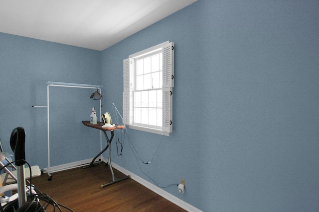 2399 Arabelle Dr NE, Lancaster, OH 43130 - workout area featuring wood finished floors and baseboards