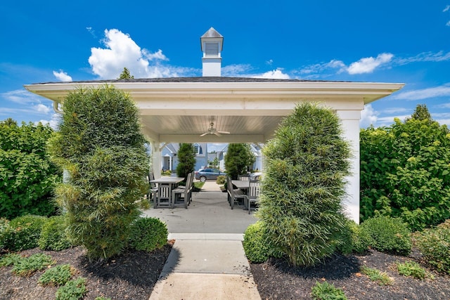 5540 Eva Loop S, Dublin, OH 43016 - surrounding community featuring a patio area and outdoor dining space