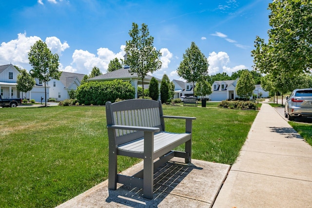 5540 Eva Loop S, Dublin, OH 43016 - surrounding community with a residential view and a yard