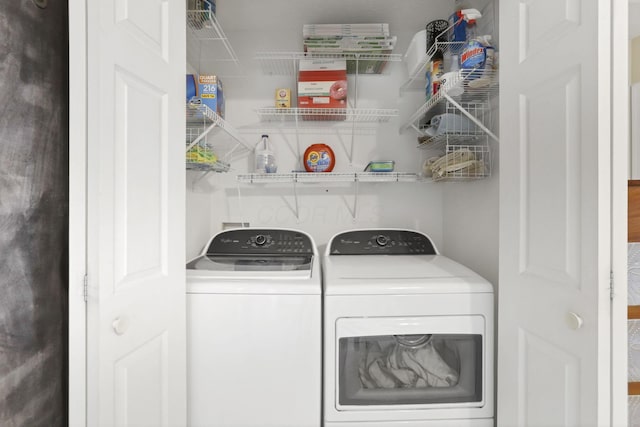 3991 Shannon Green Dr Unit 152, Canal Winchester, OH 43110 - washroom with washing machine and clothes dryer