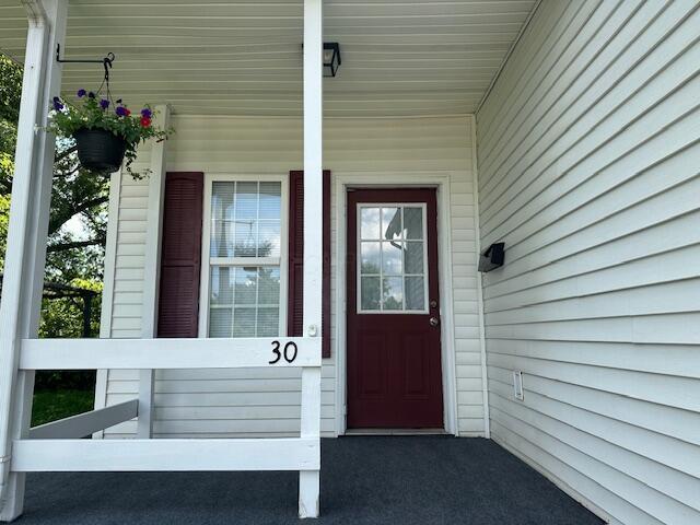 30 Wade St, Chillicothe, OH 45601 - view of exterior entry with a porch