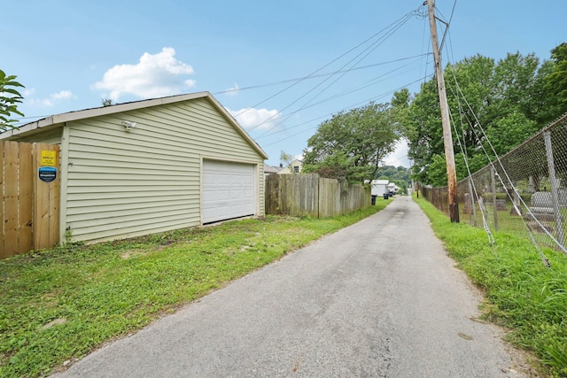 105 Marks Ave, Lancaster, OH 43130 - view of road