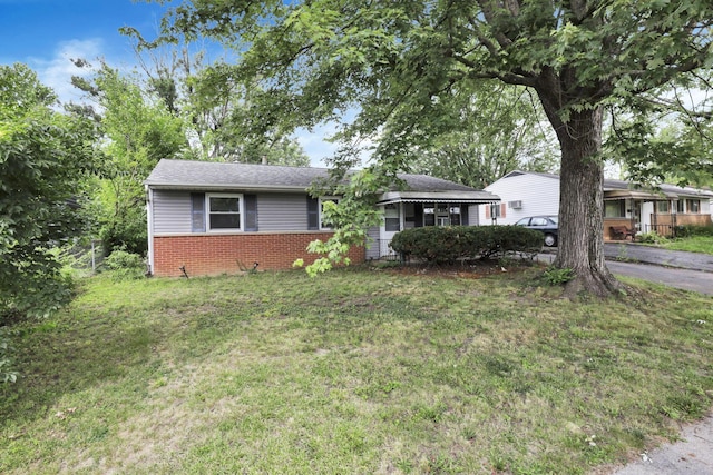 1535 S Hamilton Rd, Columbus, OH 43227 - ranch-style house with a front lawn and brick siding