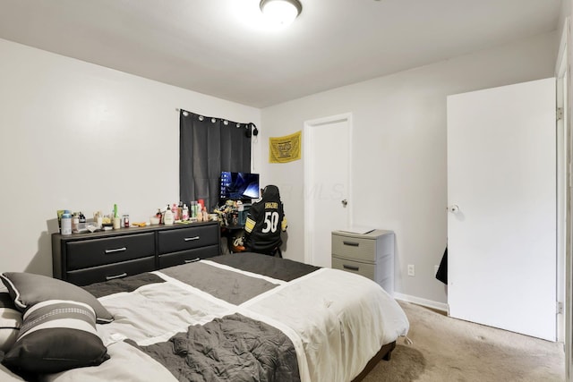1535 S Hamilton Rd, Columbus, OH 43227 - bedroom featuring carpet floors and baseboards