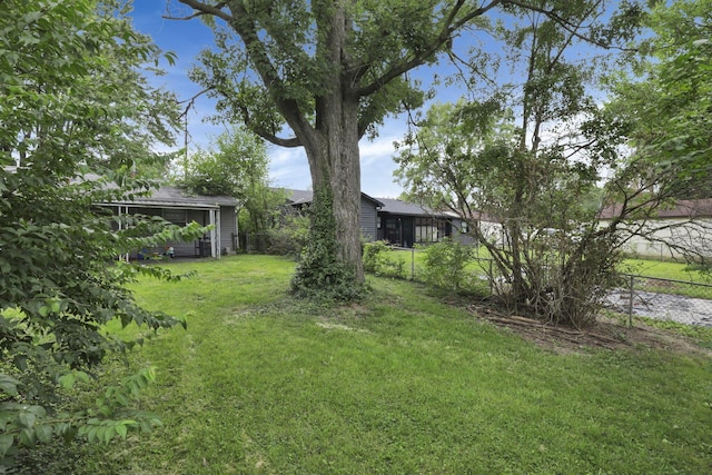 1535 S Hamilton Rd, Columbus, OH 43227 - view of yard