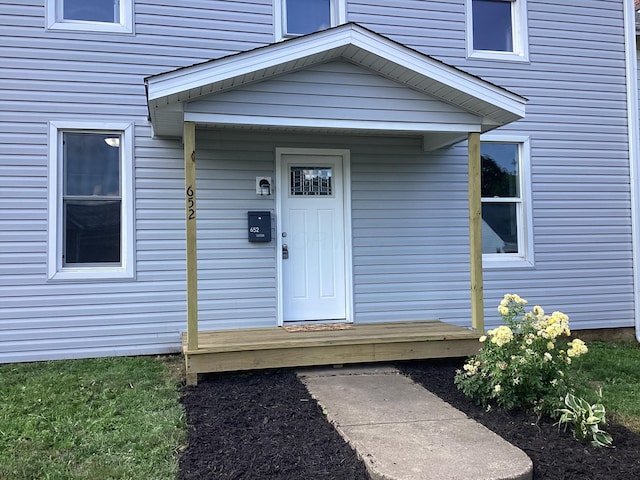652 E 6th Ave, Lancaster, OH 43130 - property entrance