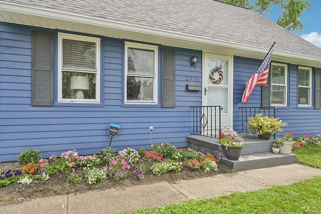 2931 Templeton Rd, Columbus, OH 43209 - entrance to property with a shingled roof