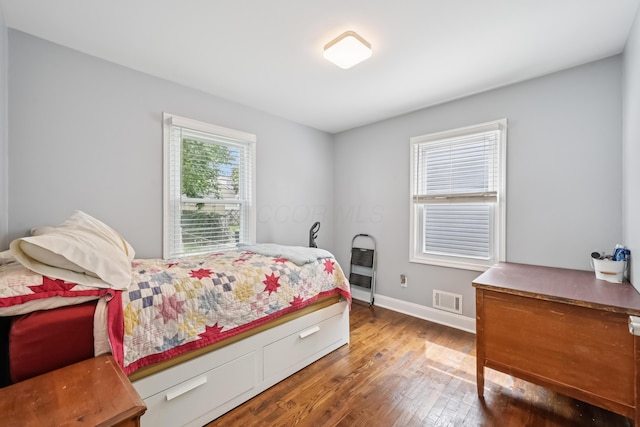 2931 Templeton Rd, Columbus, OH 43209 - bedroom with wood finished floors and baseboards
