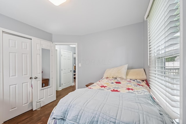 2931 Templeton Rd, Columbus, OH 43209 - bedroom featuring wood finished floors
