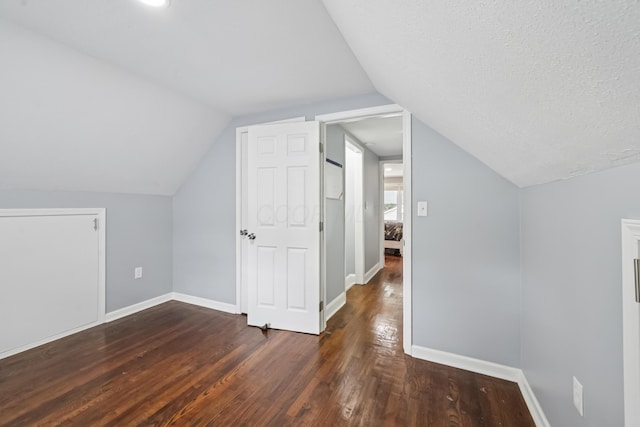 2931 Templeton Rd, Columbus, OH 43209 - bonus room featuring wood finished floors and lofted ceiling
