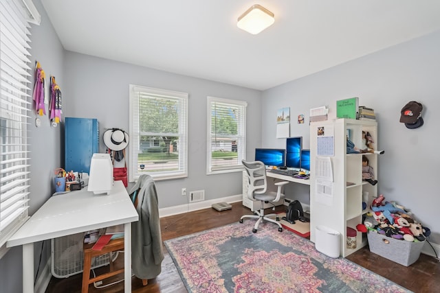 2931 Templeton Rd, Columbus, OH 43209 - home office featuring wood finished floors and baseboards