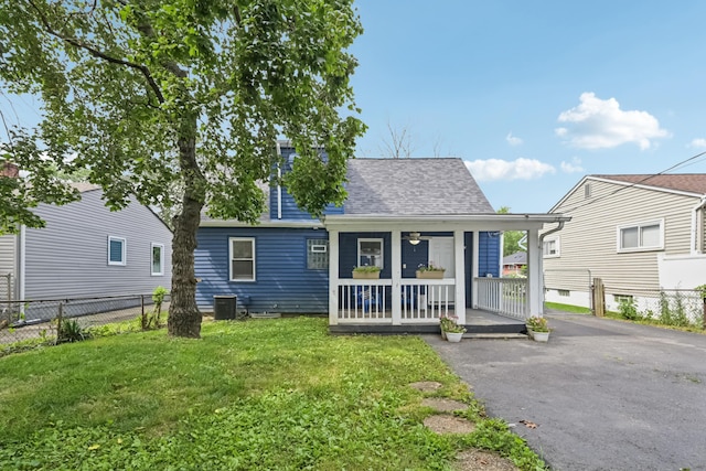 2931 Templeton Rd, Columbus, OH 43209 - view of front of property with a porch and roof with shingles