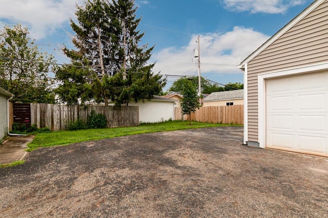 205 N Gould Rd, Columbus, OH 43209 - view of yard with a garage