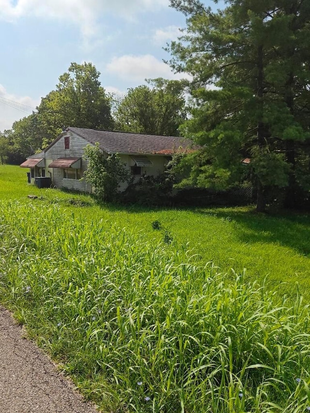 10646 Watson Rd SE, Heath, OH 43056 - view of grassy yard