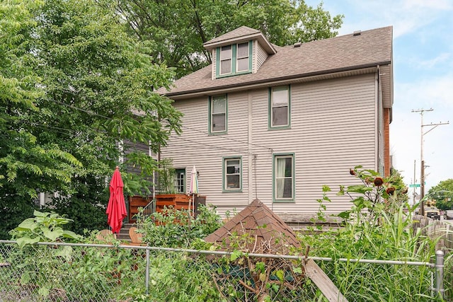 2521 Glenmawr Ave, Columbus, OH 43202 - back of property with a shingled roof