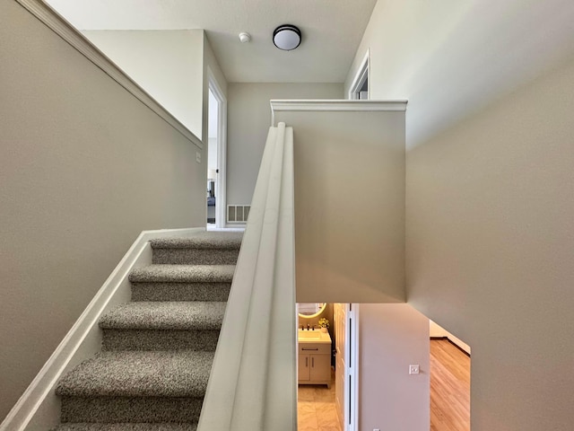 29 Victorian Gate Way, Columbus, OH 43215 - view of stairs