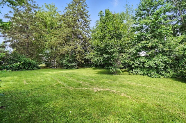 5050 Bixby Rd, Groveport, OH 43125 - view of grassy yard