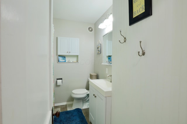 822 Rutter Ave, Lancaster, OH 43130 - bathroom featuring vanity and a shower with curtain