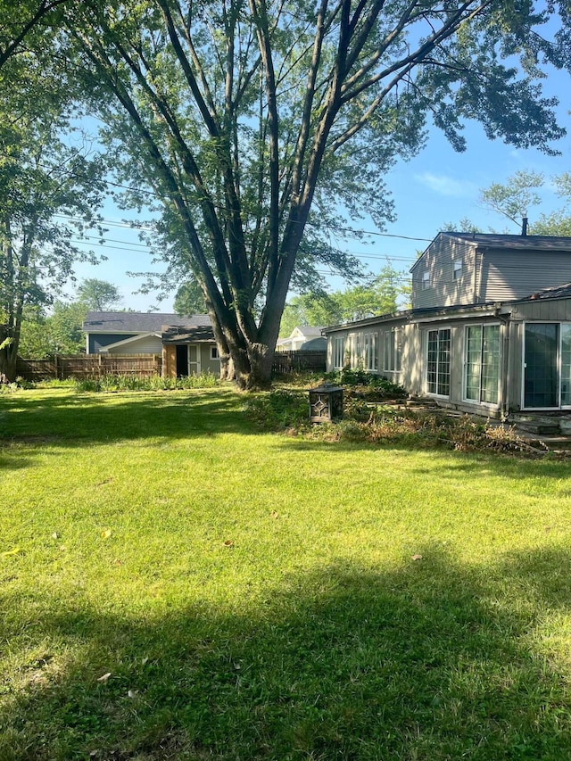 190 Inah Ave, Columbus, OH 43228 - view of yard