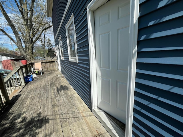 2395 Summit St, Columbus, OH 43202 - view of wooden terrace