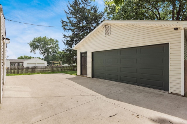 2929 El Paso Dr, Columbus, OH 43204 - photo 29
