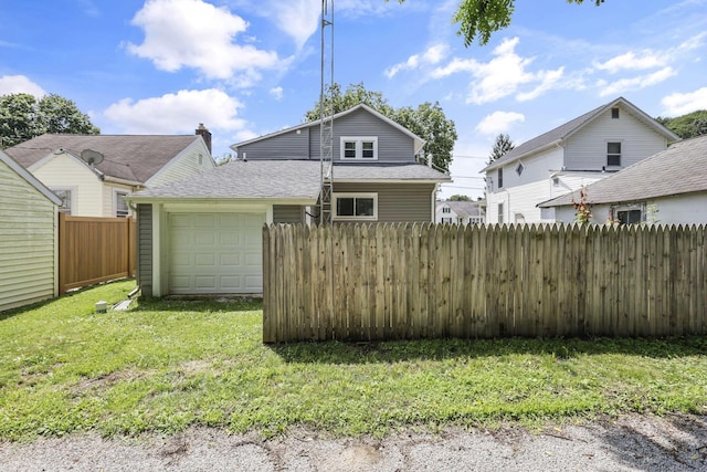 716 N Mount Pleasant Ave, Lancaster, OH 43130 - back of property with an attached garage