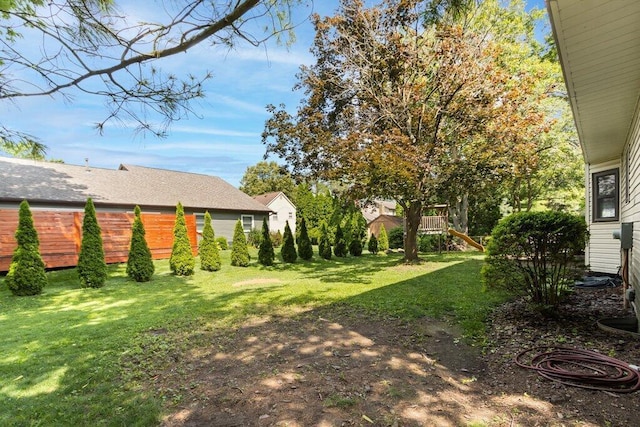 7107 Stone Ct, Columbus, OH 43235 - view of grassy yard