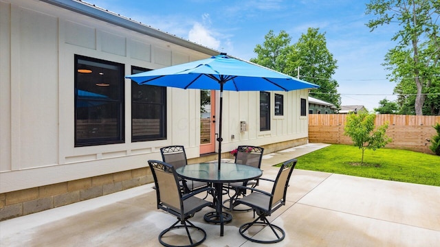 58 Lippert Ln, Buckeye Lake, OH 43008 - view of patio featuring outdoor dining area