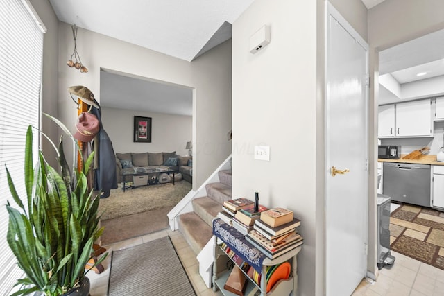 1290 Paddington Ct, Columbus, OH 43230 - view of stairway