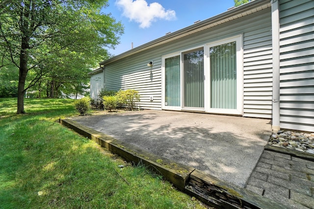 6281 Mcnaughten Place Ln Unit 24, Columbus, OH 43213 - view of patio / terrace