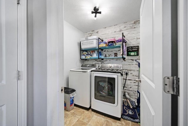 5582 Freedom Run, Orient, OH 43146 - laundry room featuring washer and dryer