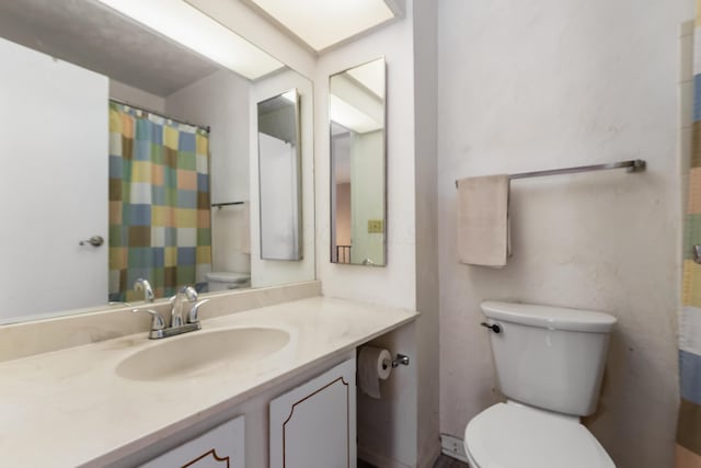 5613 Chowning Way, Columbus, OH 43213 - full bathroom with toilet and vanity