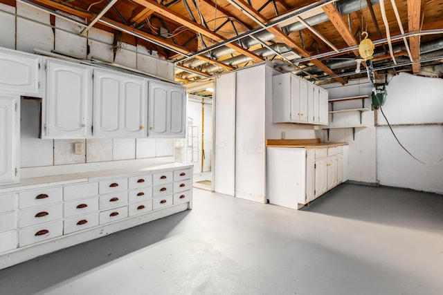 5613 Chowning Way, Columbus, OH 43213 - unfinished below grade area featuring gas meter