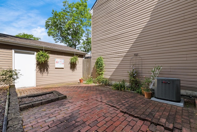 5613 Chowning Way, Columbus, OH 43213 - view of patio / terrace
