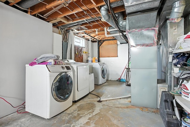 5328 Torchwood Loop E, Columbus, OH 43229 - laundry area featuring separate washer and dryer