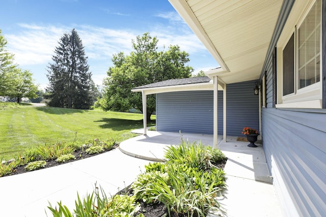 1725 Graham Dr NE, Lancaster, OH 43130 - porch featuring a yard