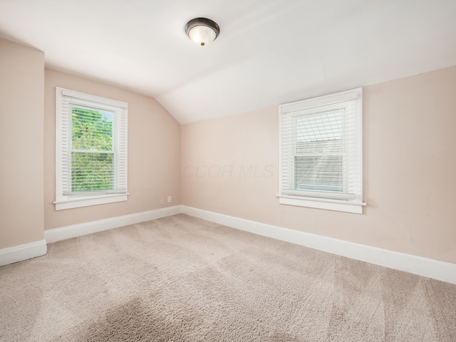 366 S Richardson Ave, Columbus, OH 43204 - bonus room featuring carpet flooring and vaulted ceiling